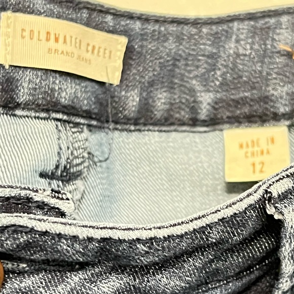 Jeans - Picture 3 of 4